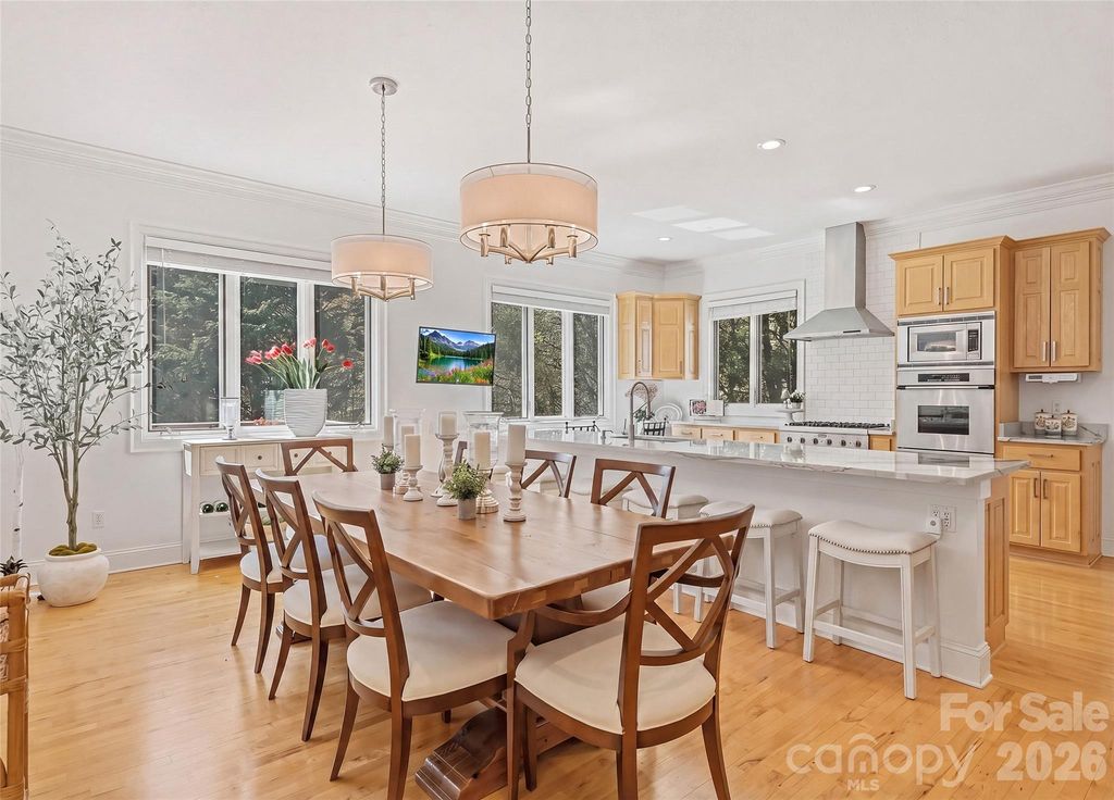 194 Catawba Lane, Waynesville, NC 28786