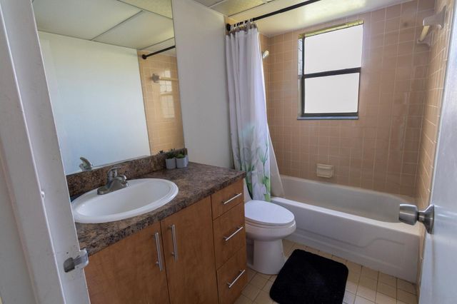 1810 N Lauderdale Ave 2102, North Lauderdale, FL 33068