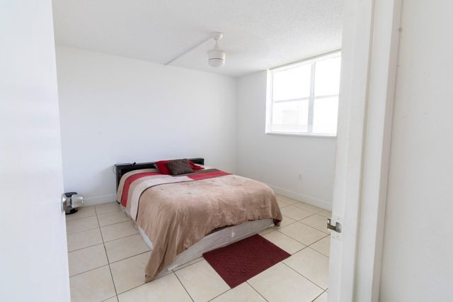 1810 N Lauderdale Ave 2102, North Lauderdale, FL 33068