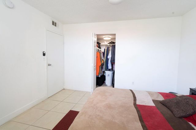 1810 N Lauderdale Ave 2102, North Lauderdale, FL 33068