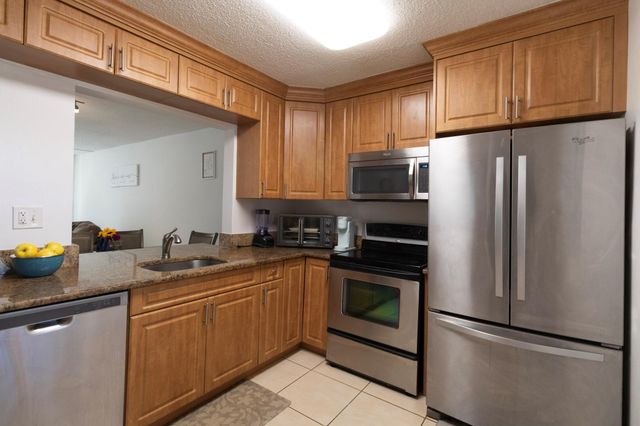 1810 N Lauderdale Ave 2102, North Lauderdale, FL 33068