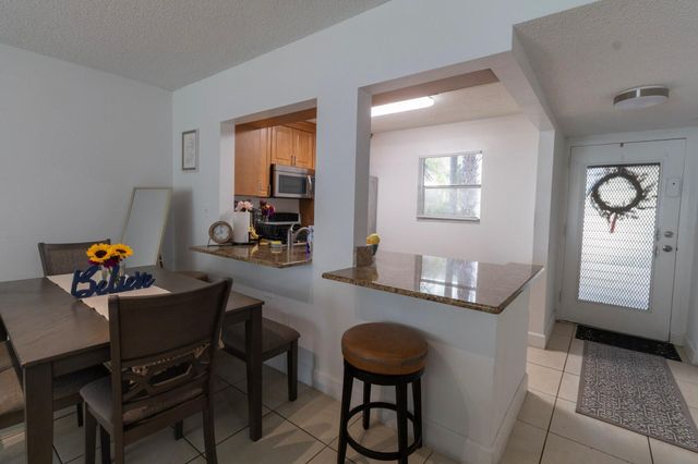 1810 N Lauderdale Ave 2102, North Lauderdale, FL 33068