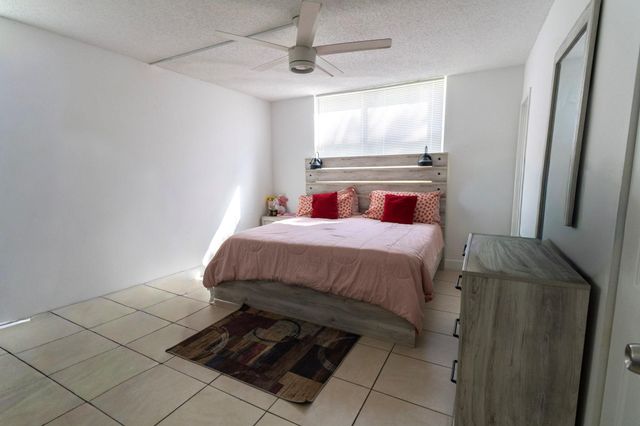 1810 N Lauderdale Ave 2102, North Lauderdale, FL 33068