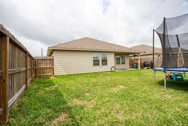 1882 KENTUCKY DERBY Dr, Corpus Christi, TX 78417