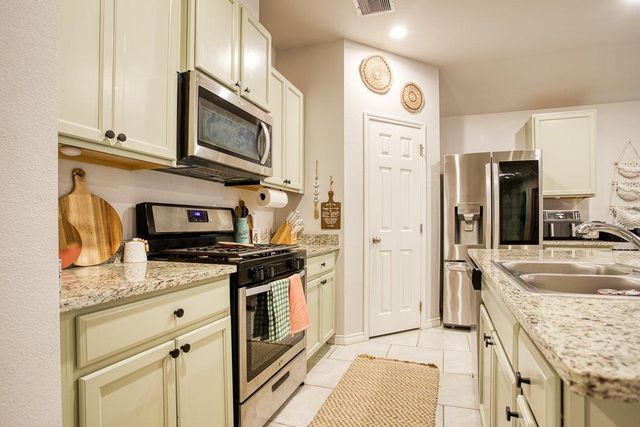 1882 KENTUCKY DERBY Dr, Corpus Christi, TX 78417