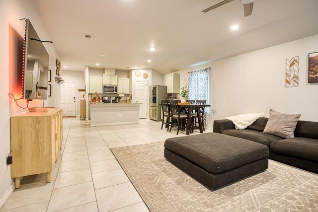 1882 KENTUCKY DERBY Dr, Corpus Christi, TX 78417