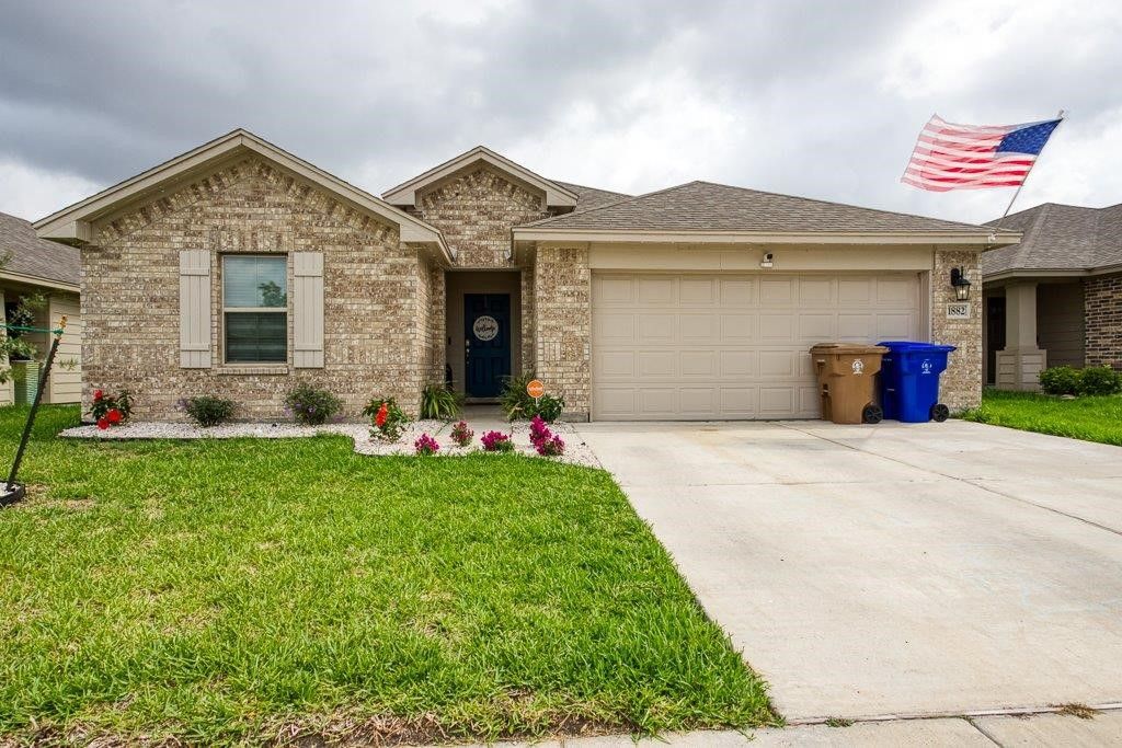 1882 KENTUCKY DERBY Dr, Corpus Christi, TX 78417