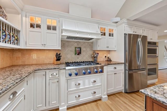 6 Blackhorse Ln, Hingham, MA 02043