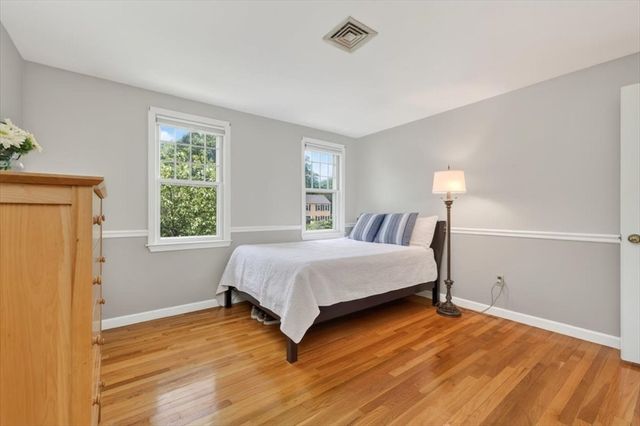 6 Blackhorse Ln, Hingham, MA 02043