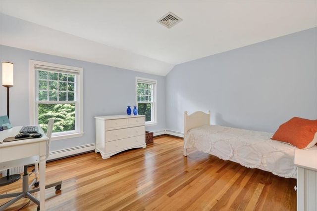 6 Blackhorse Ln, Hingham, MA 02043