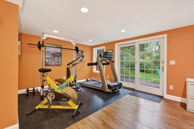 6 Blackhorse Ln, Hingham, MA 02043