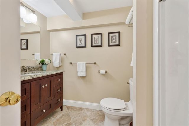 6 Blackhorse Ln, Hingham, MA 02043