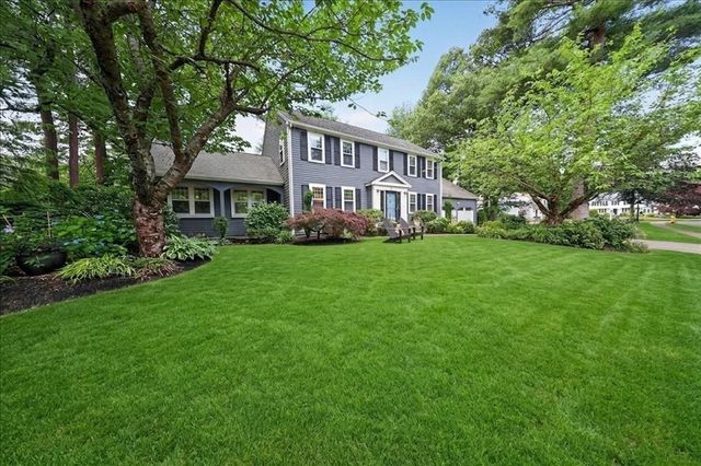 6 Blackhorse Ln, Hingham, MA 02043