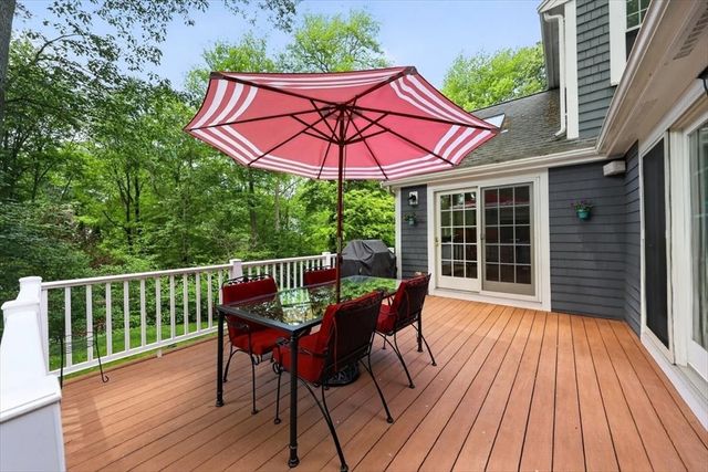 6 Blackhorse Ln, Hingham, MA 02043