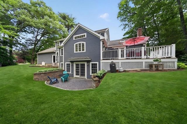 6 Blackhorse Ln, Hingham, MA 02043
