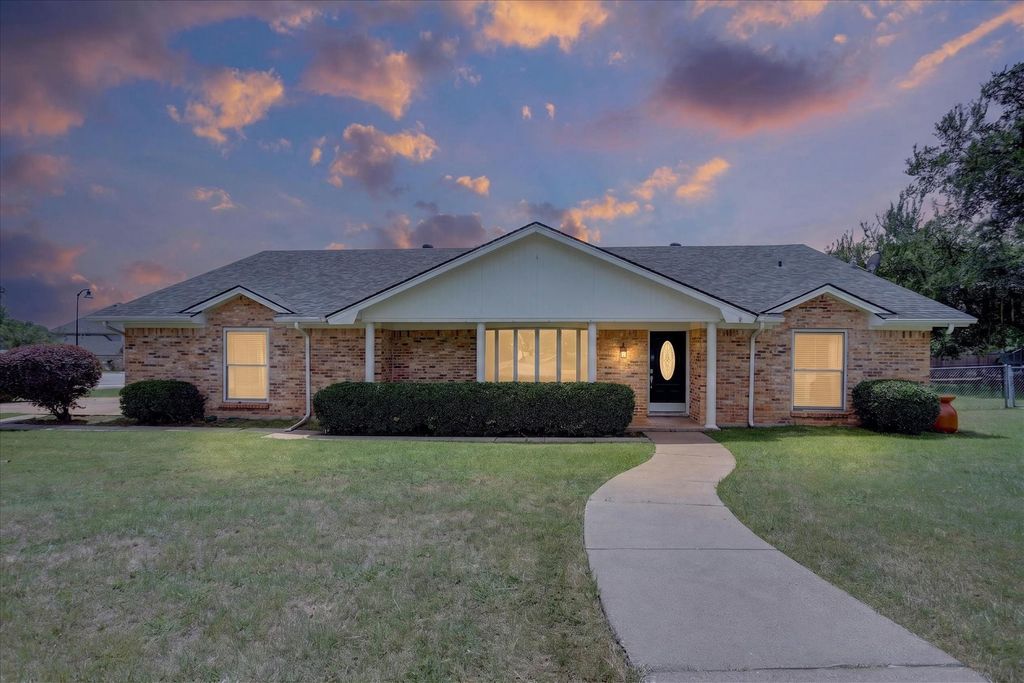 4301 Jester Court, North Richland Hills, TX 76180
