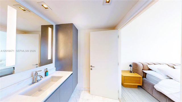 1451 Brickell Ave 2502, Miami, FL 33131