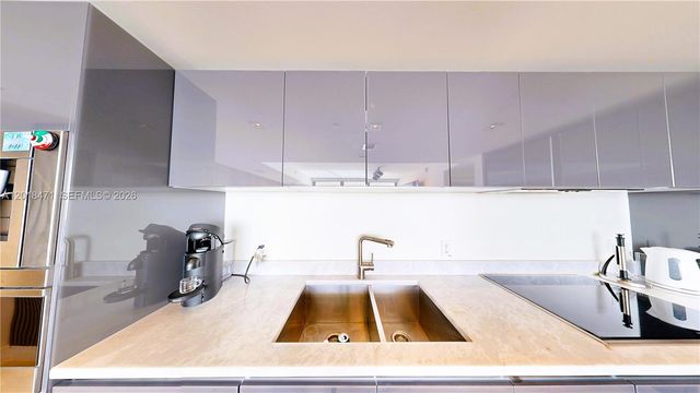 1451 Brickell Ave 2502, Miami, FL 33131