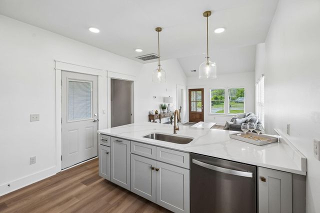 106 N Moss Avenue, Chattanooga, TN 37419