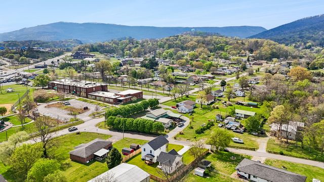106 N Moss Avenue, Chattanooga, TN 37419