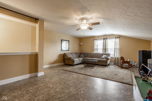 7658 Winding Lake Drive S, Noblesville, IN 46062