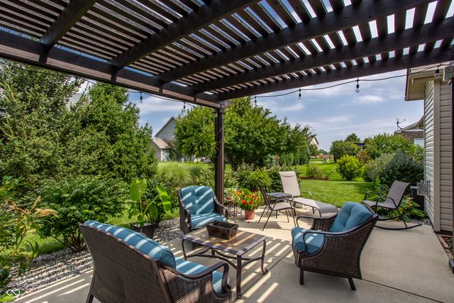 7658 Winding Lake Drive S, Noblesville, IN 46062