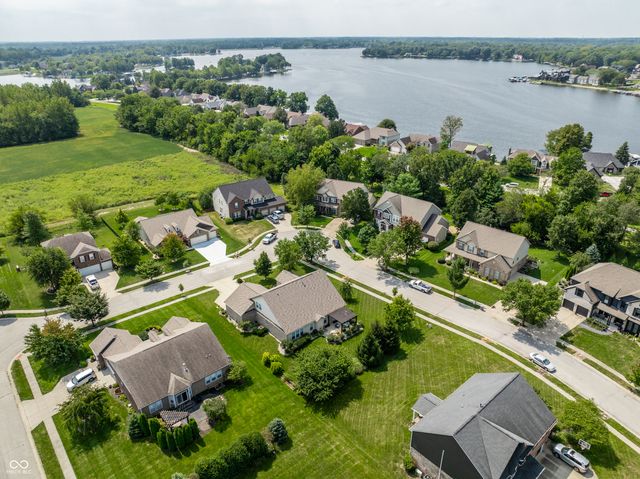 7658 Winding Lake Drive S, Noblesville, IN 46062