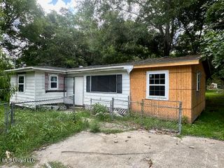 11196 Dewey Lawrence Circle, D'iberville, MS 39540