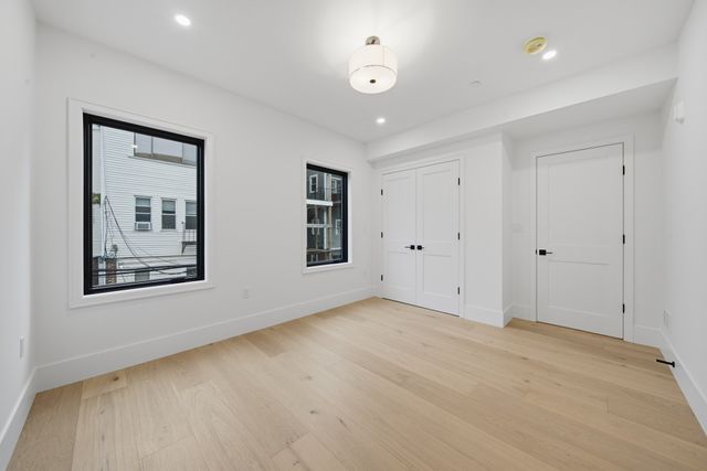 421 East 6th Street TH3, Boston, MA 02127