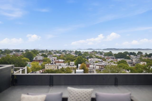 421 East 6th Street TH3, Boston, MA 02127