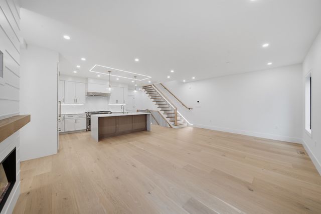421 East 6th Street TH3, Boston, MA 02127