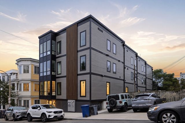 421 East 6th Street TH3, Boston, MA 02127