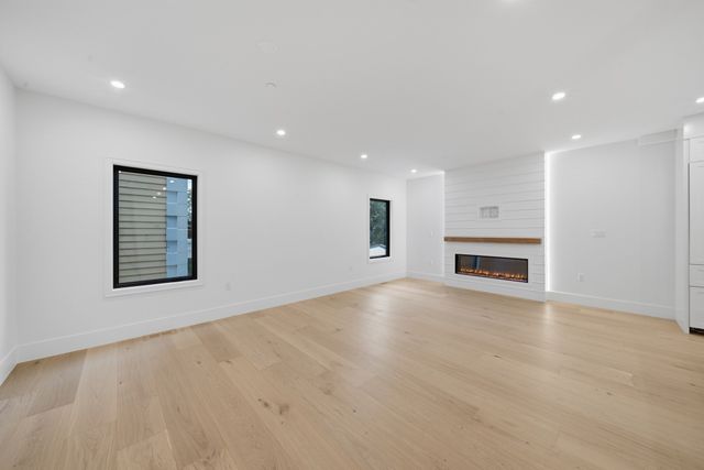 421 East 6th Street TH3, Boston, MA 02127