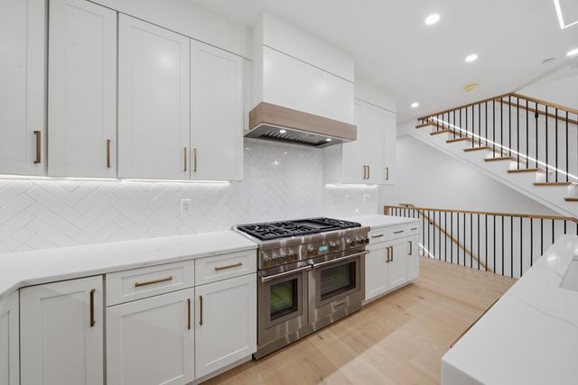 421 East 6th Street TH3, Boston, MA 02127