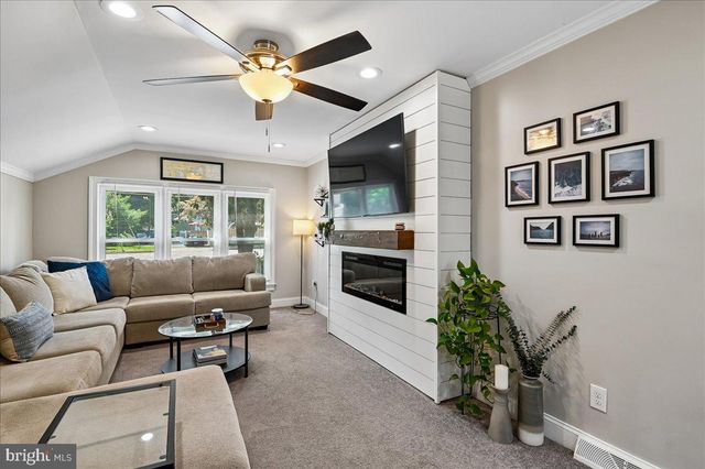 252 MAGOTHY BRIDGE RD, Pasadena, MD 21122