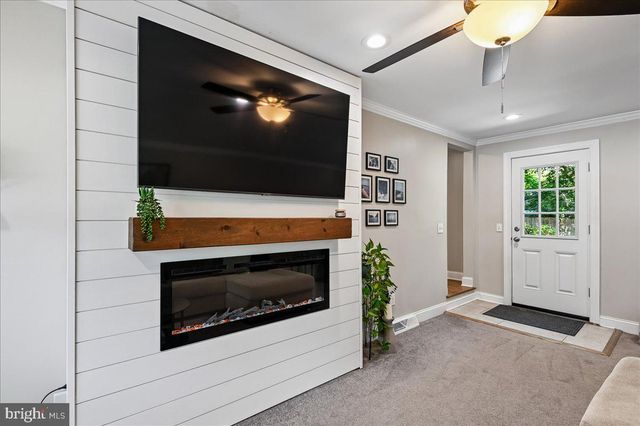 252 MAGOTHY BRIDGE RD, Pasadena, MD 21122