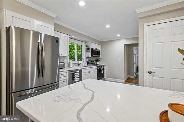 252 MAGOTHY BRIDGE RD, Pasadena, MD 21122
