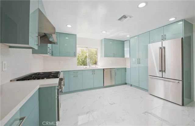 5333 Zelzah Avenue 102, Encino, CA 91316