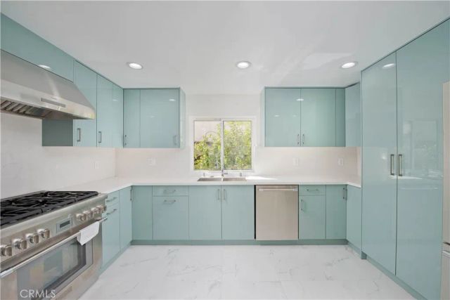 5333 Zelzah Avenue 102, Encino, CA 91316