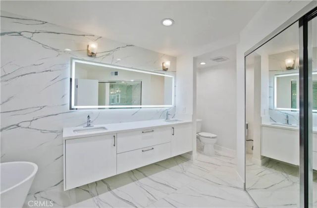 5333 Zelzah Avenue 102, Encino, CA 91316