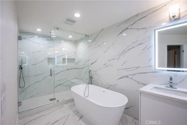 5333 Zelzah Avenue 102, Encino, CA 91316