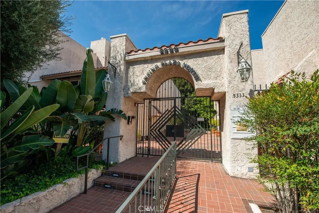 5333 Zelzah Avenue 102, Encino, CA 91316