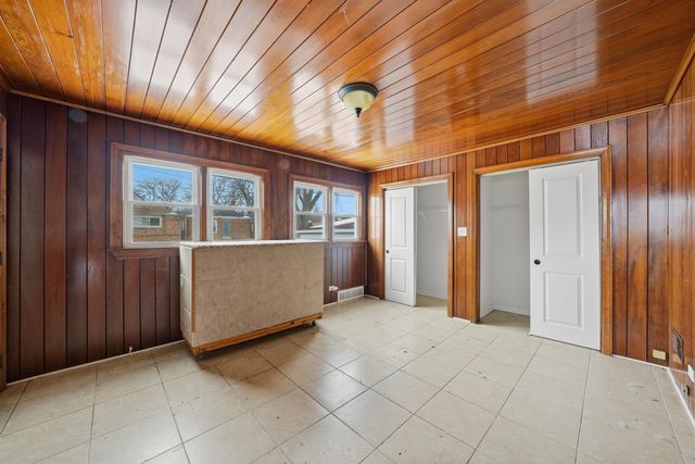 8818 S Merrill Avenue, Chicago, IL 60617