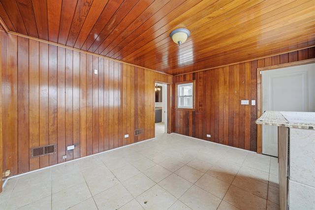 8818 S Merrill Avenue, Chicago, IL 60617