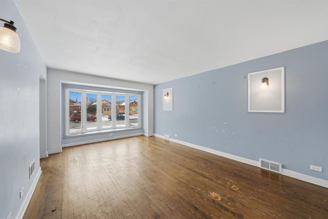 8818 S Merrill Avenue, Chicago, IL 60617