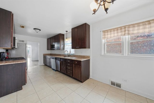 8818 S Merrill Avenue, Chicago, IL 60617