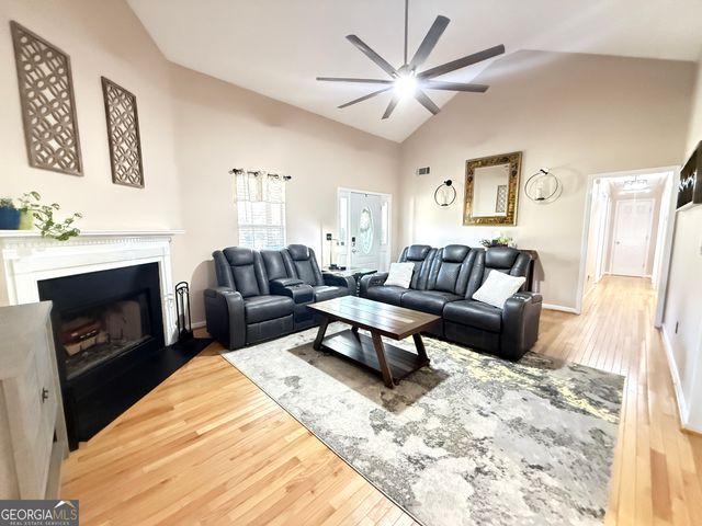 467 Grove Pointe Court 10, Locust Grove, GA 30248