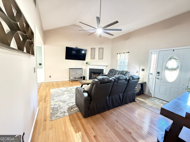 467 Grove Pointe Court 10, Locust Grove, GA 30248