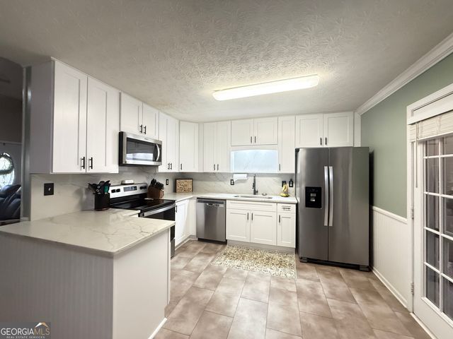 467 Grove Pointe Court 10, Locust Grove, GA 30248