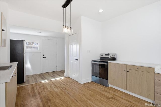 16139 Inverness Street, Detroit, MI 48221